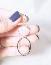 Load image into Gallery viewer, Rose quartz gold oval earring
