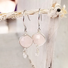 Load image into Gallery viewer, Rose quartz dangle earring
