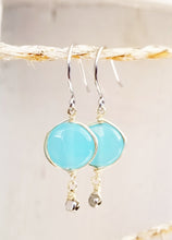 Load image into Gallery viewer, Aquamarine silver dangle earring
