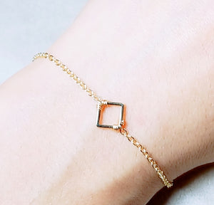 Mini square gold bracelet