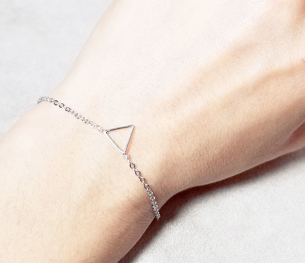 Mini triangle bracelet