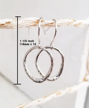 Load image into Gallery viewer, Irregular oval dangle earring
