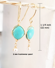 Load image into Gallery viewer, Turquoise dangle gold earring
